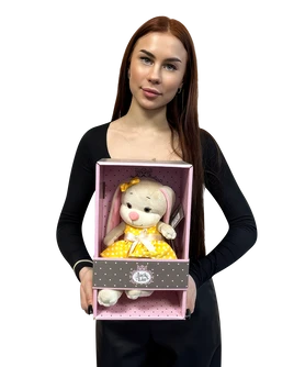 Зайка в желтом платешке