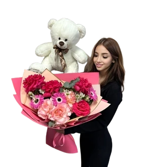 Сборный букет из разных цветов 2 с мишкой